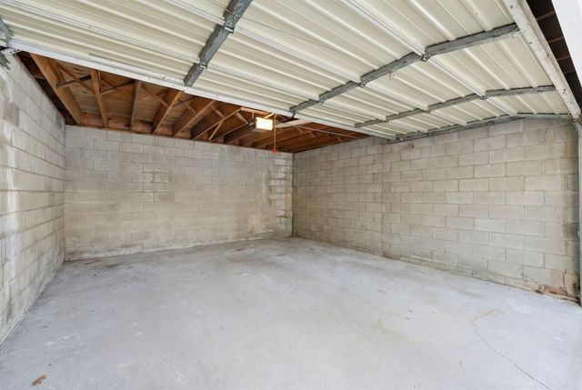 2428 N Geneva Terrace, Chicago, IL 60614