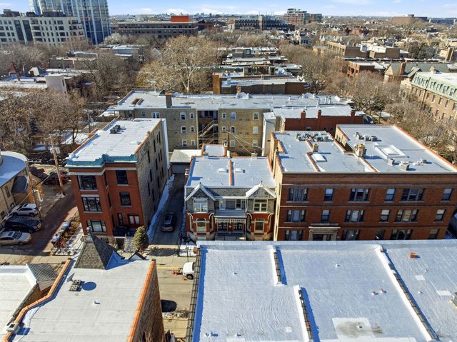 2428 N Geneva Terrace, Chicago, IL 60614