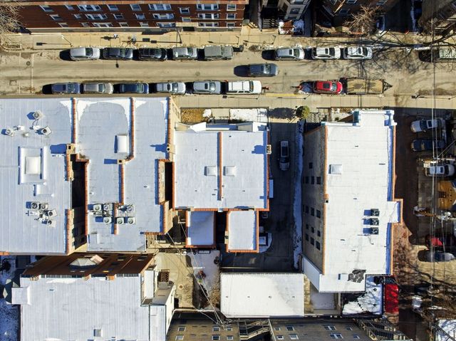 2428 N Geneva Terrace, Chicago, IL 60614