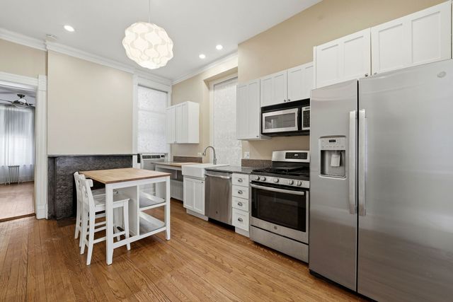 2428 N Geneva Terrace, Chicago, IL 60614