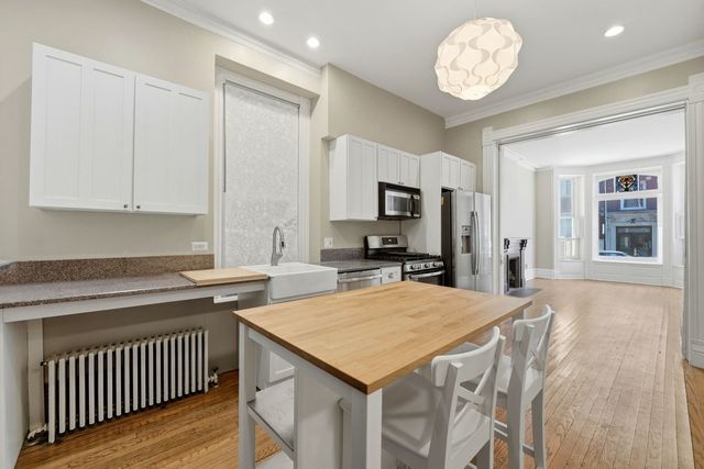 2428 N Geneva Terrace, Chicago, IL 60614