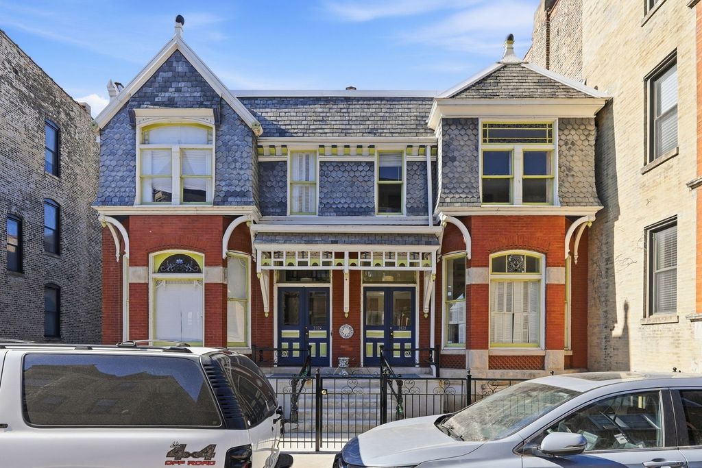 2428 N Geneva Terrace, Chicago, IL 60614