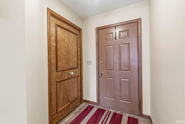 25855 Fox Tail Trail, South Bend, IN 46628