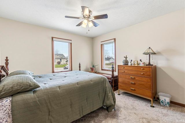 25855 Fox Tail Trail, South Bend, IN 46628