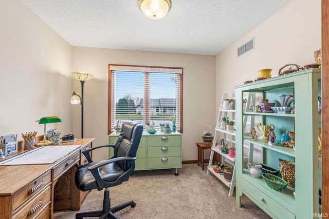 25855 Fox Tail Trail, South Bend, IN 46628