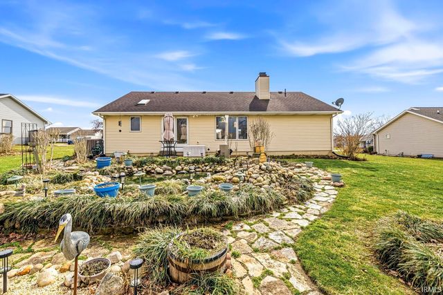 25855 Fox Tail Trail, South Bend, IN 46628