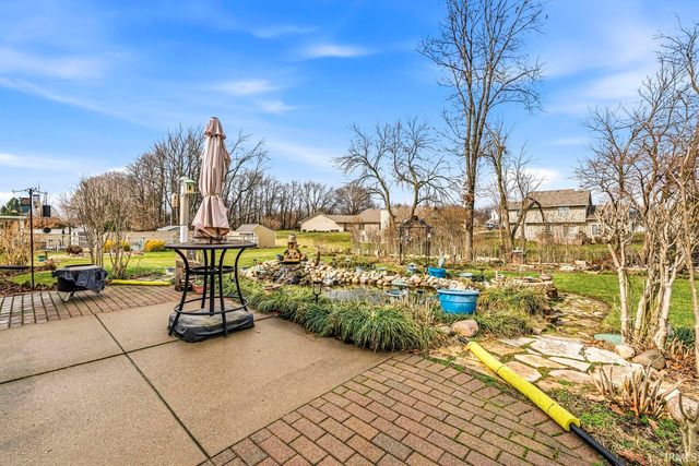 25855 Fox Tail Trail, South Bend, IN 46628