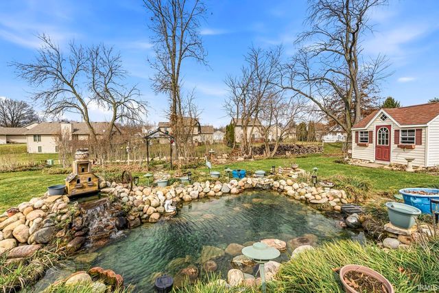 25855 Fox Tail Trail, South Bend, IN 46628