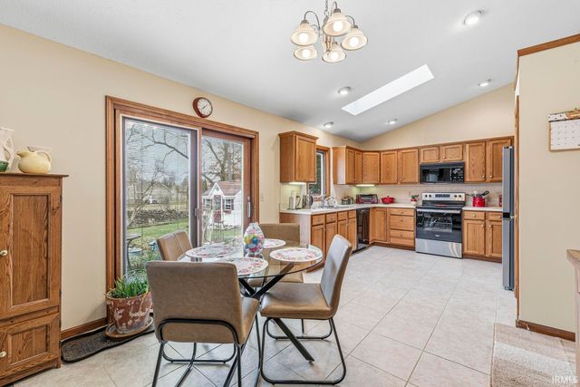 25855 Fox Tail Trail, South Bend, IN 46628