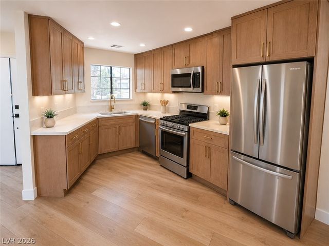 6608 Kirwan Heights Way, Las Vegas, NV 89108