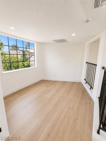 6608 Kirwan Heights Way, Las Vegas, NV 89108