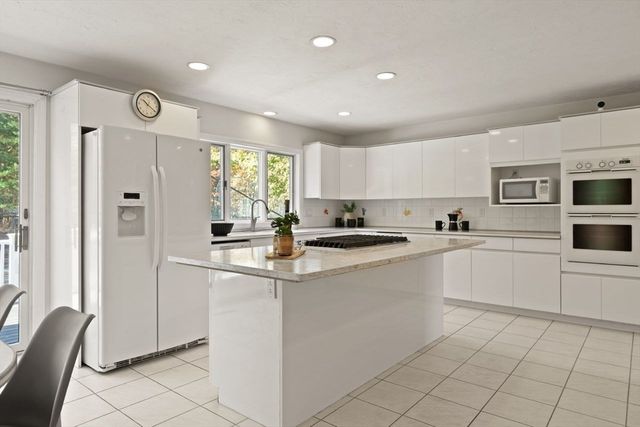 74 Eisenhower Dr., Sharon, MA 02067