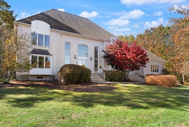 74 Eisenhower Dr., Sharon, MA 02067