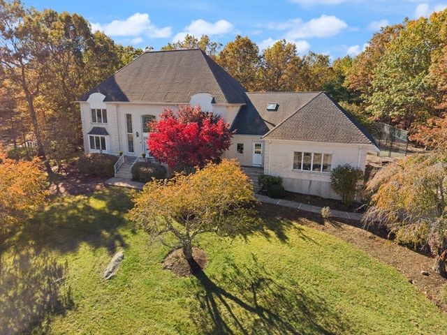 74 Eisenhower Dr., Sharon, MA 02067