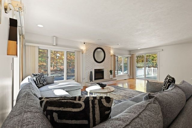 74 Eisenhower Dr., Sharon, MA 02067