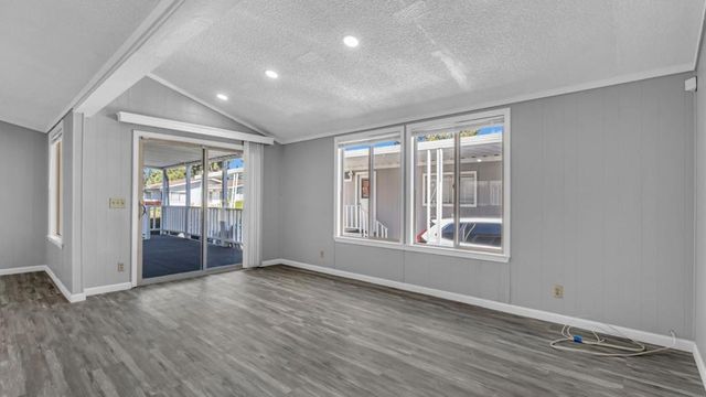 353 Mill Pond, San Jose, CA 95125