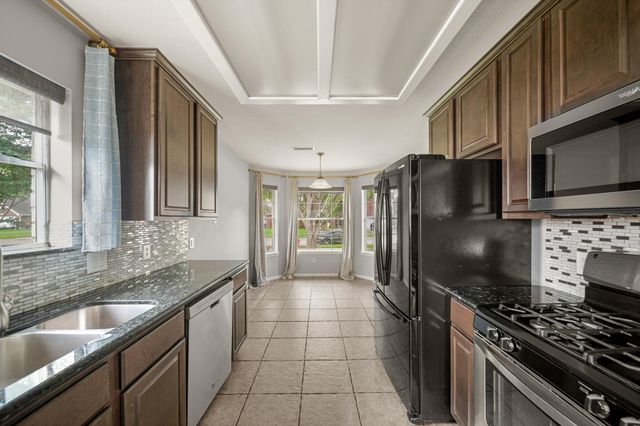 1242 Hunter Wood Drive, League City, TX 77573
