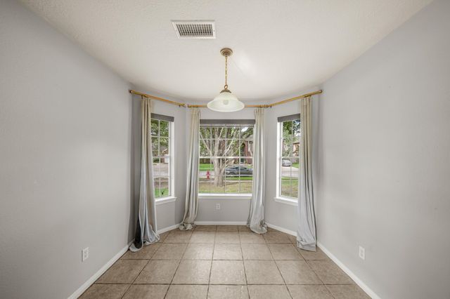 1242 Hunter Wood Drive, League City, TX 77573