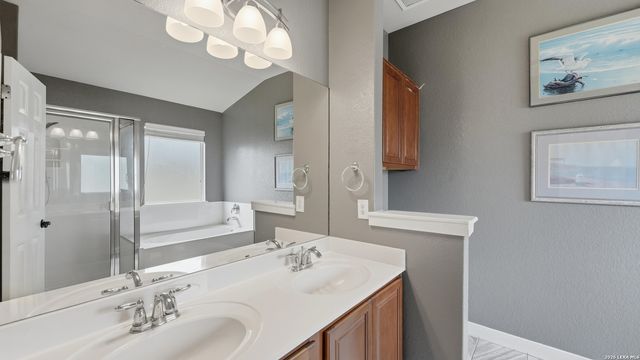 2442 FAYETTE DR, New Braunfels, TX 78130
