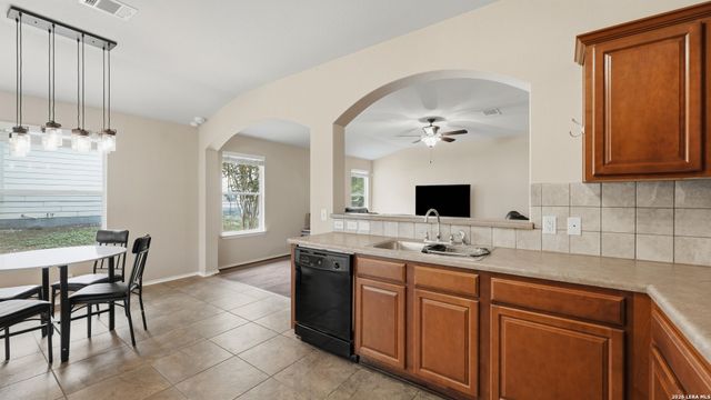 2442 FAYETTE DR, New Braunfels, TX 78130