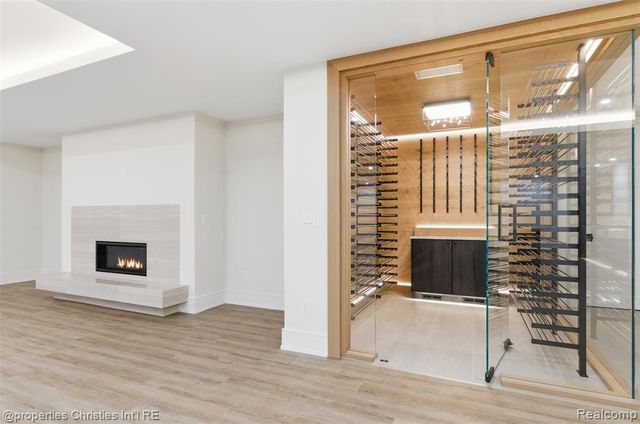 1551 Lakeside Drive, Birmingham, MI 48009