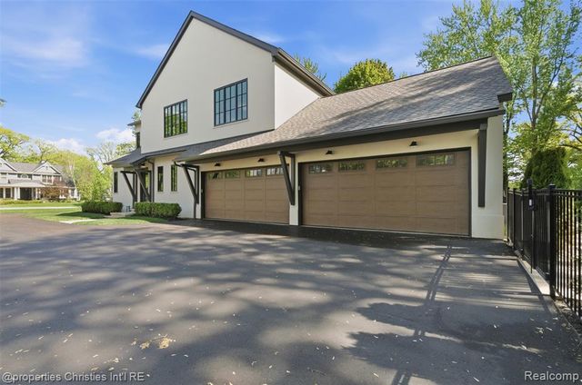 1551 Lakeside Drive, Birmingham, MI 48009