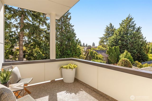 2731 50th Avenue SW, Seattle, WA 98116