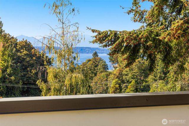 2731 50th Avenue SW, Seattle, WA 98116