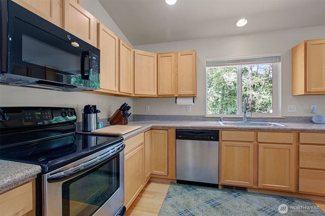 7977 E Clam Bay Court, Port Orchard, WA 98366