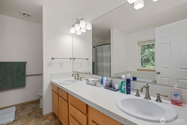 7977 E Clam Bay Court, Port Orchard, WA 98366