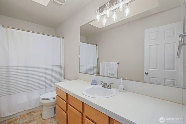 7977 E Clam Bay Court, Port Orchard, WA 98366