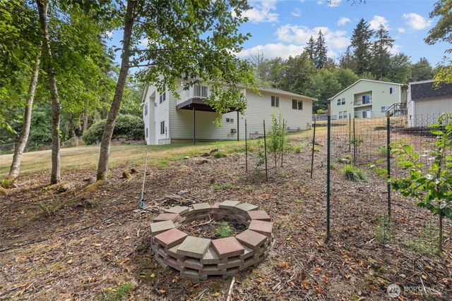 7977 E Clam Bay Court, Port Orchard, WA 98366