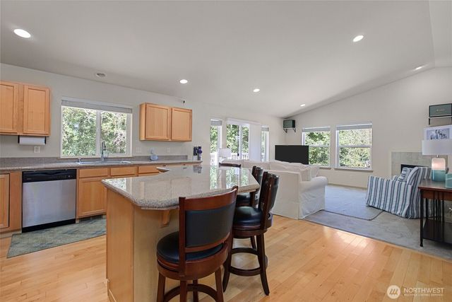 7977 E Clam Bay Court, Port Orchard, WA 98366