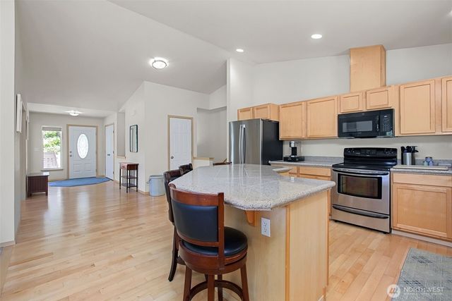 7977 E Clam Bay Court, Port Orchard, WA 98366
