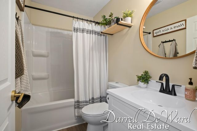 128 E Grand Street, Hastings, MI 49058