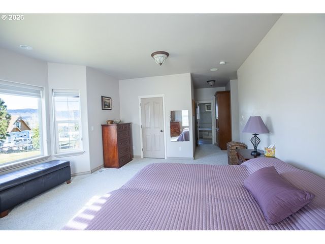 318 S 20TH St, La Grande, OR 97850