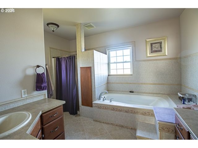 318 S 20TH St, La Grande, OR 97850