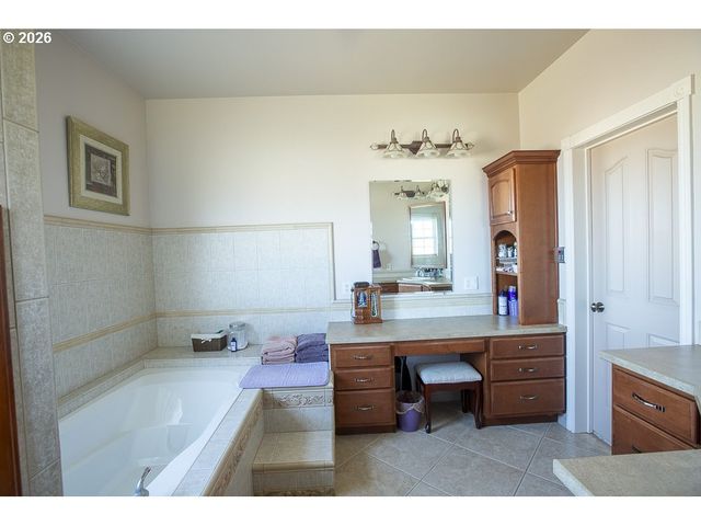 318 S 20TH St, La Grande, OR 97850