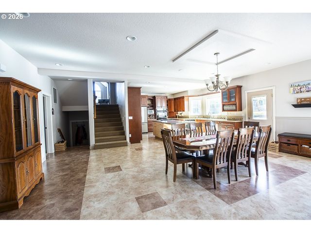 318 S 20TH St, La Grande, OR 97850