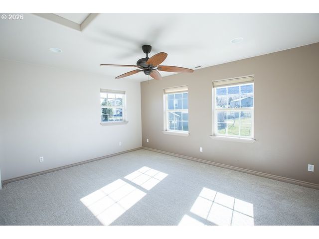 318 S 20TH St, La Grande, OR 97850