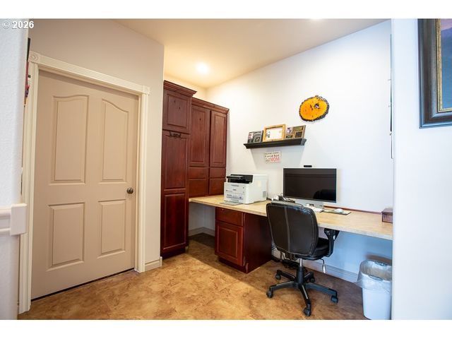 318 S 20TH St, La Grande, OR 97850