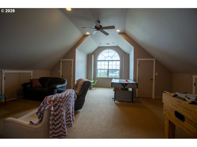 318 S 20TH St, La Grande, OR 97850