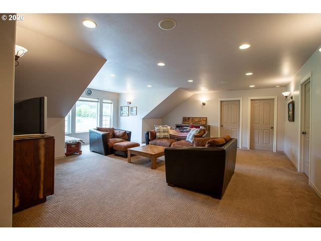 318 S 20TH St, La Grande, OR 97850