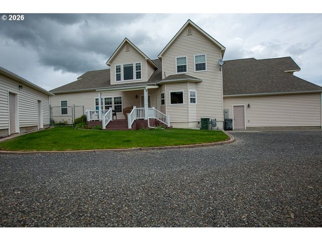 318 S 20TH St, La Grande, OR 97850