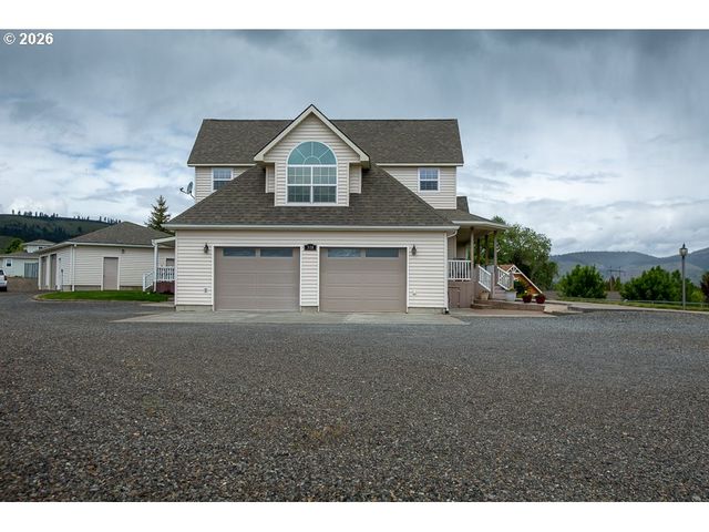 318 S 20TH St, La Grande, OR 97850