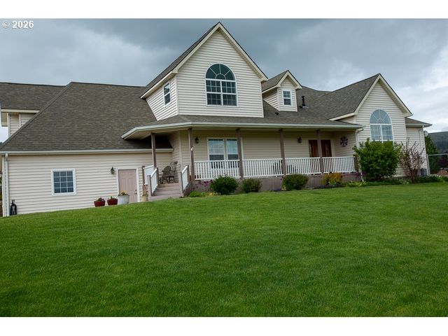 318 S 20TH St, La Grande, OR 97850