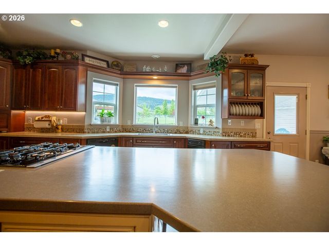 318 S 20TH St, La Grande, OR 97850