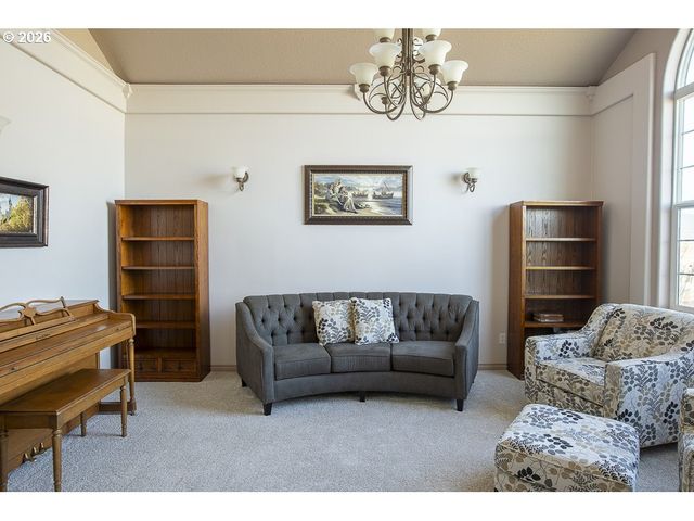 318 S 20TH St, La Grande, OR 97850