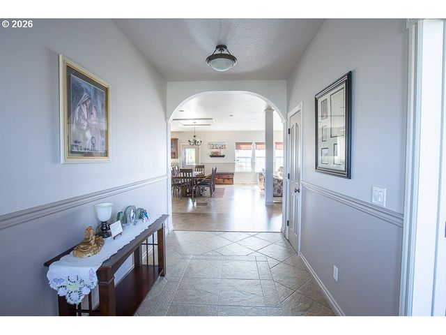 318 S 20TH St, La Grande, OR 97850