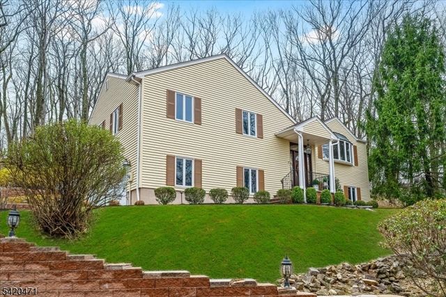 24 Lord William Penn Dr, Morris Twp., NJ 07960